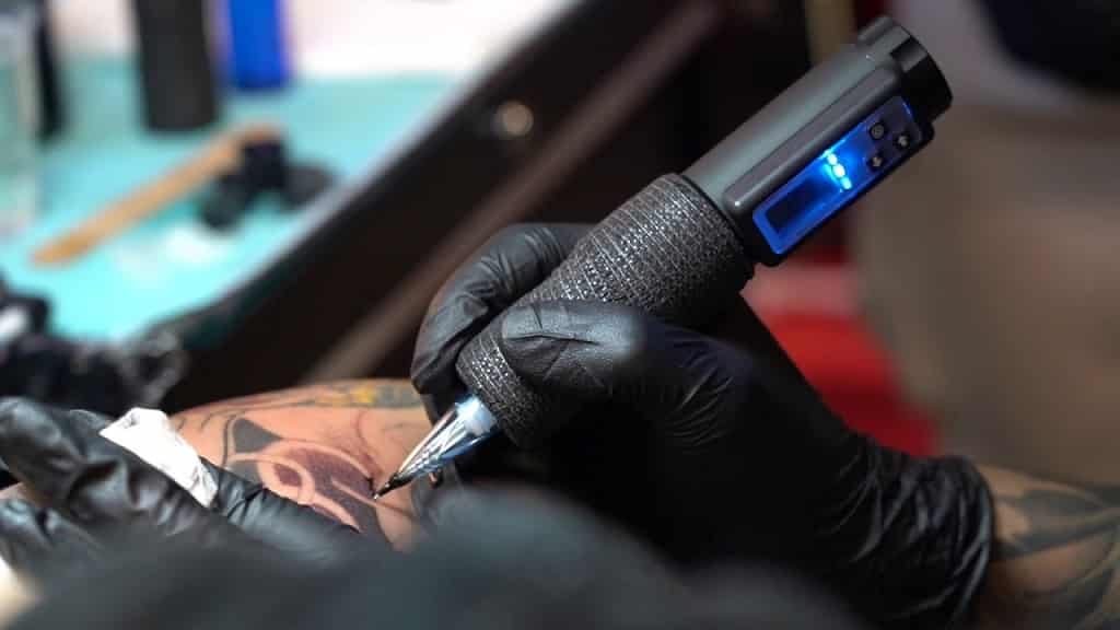 The 13 Best Wireless Tattoo Machine Reviews & Guide 2023