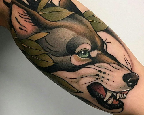 Neo-Traditional wolf tattoo